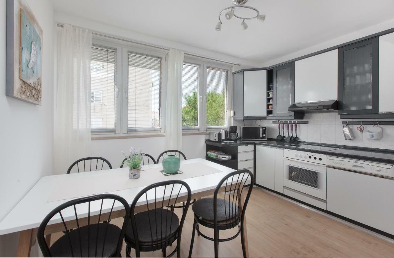 Apartment Gabriella มาคาร์สกา ภายนอก รูปภาพ